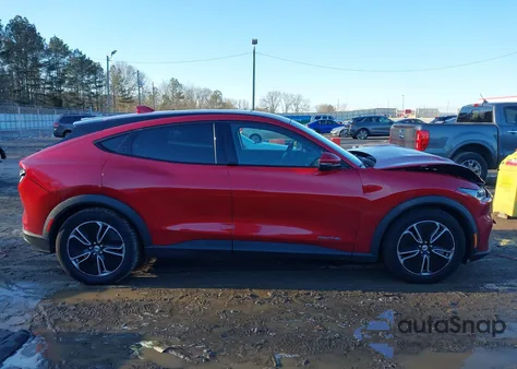 2022 Ford Mustang Mach-E Select z USA, uszkodzony, nr VIN 3FMTK1SS9NMA17648